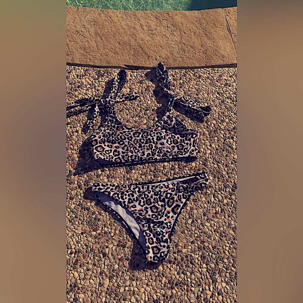 This is a SHEIN swimsuit. It’s a size small and it’s Cheetah print.